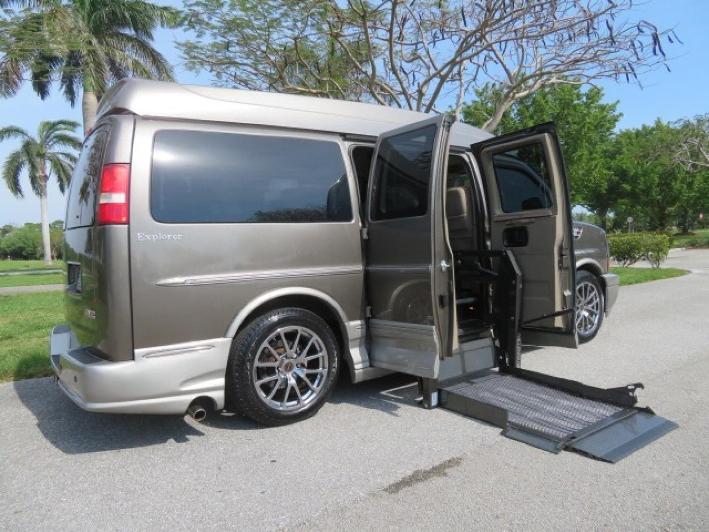 2013 /Beige Two Tone GMC Savana RV G1500 3LT (1GDS7DC45D1) with an 5.3L V8 OHV 16V engine, 4-Speed Automatic transmission, located at 4301 Oak Circle #19, Boca Raton, FL, 33431, (954) 561-2499, 26.388861, -80.084038 - You are looking at a Gorgeous 2013 GMC Savana 1500 High Top Conversion Van Explorer Limited SE Package Handicap Wheelchair Conversion Van with 72K Original Miles, Side Entry Braun Millennium Series Wheelchair Lift, Rubber Floor, Q-Straint Tie Down System, Navigation, Back Up Camera, Huge flat Screen - Photo#43